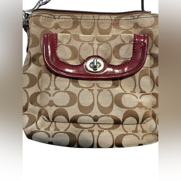 Authentic COACH purse. Needs some tlc and cleaning up - Picture 2 of 4